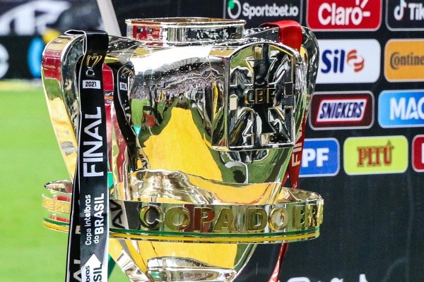 Fernando Moreno/AGIF/ Taça da Copa do Brasil. Fernando Moreno/AGIF/ Taça da Copa do Brasil.