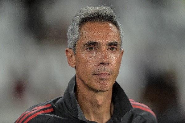 Foto: Thiago Ribeiro/AGIF – Cicinho avaliou as declarações de Paulo Sousa