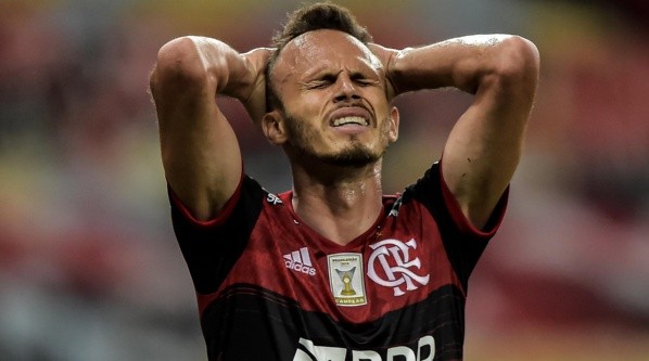 Renê está fora dos planos do Flamengo (Foto: Thiago Ribeiro/AGIF)