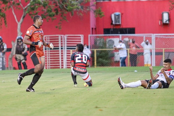 Foto: Renan Oliveira/AGIF – No último duelo pelo estadual, Vitória e Atlético de Alagoinhas ficaram no 0 a 0