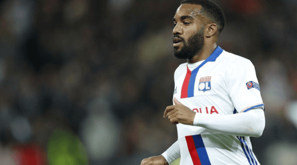  VI Images via Getty Images/ Alexandre Lacazette no Lyon. 