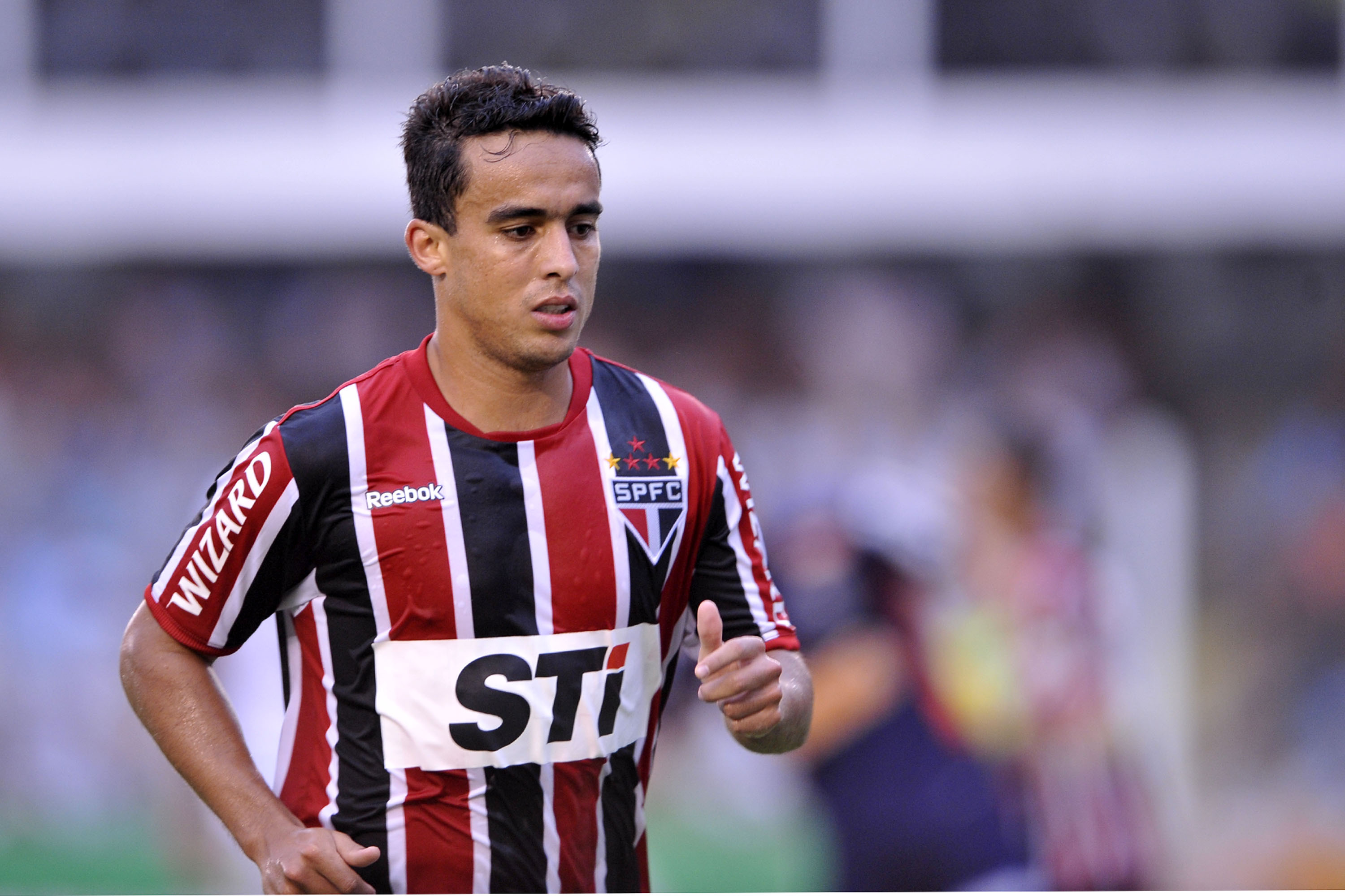 Foto: (Helio Suenaga/Getty Images) - Contestado no São Paulo, Jadson foi envolvido na troca com Alexandre Pato e fez história no Corinthians