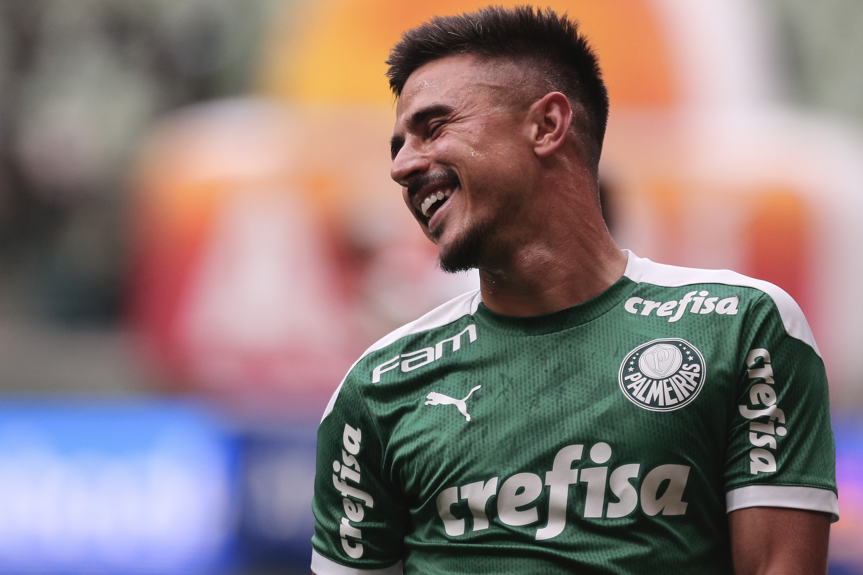 Foto: (Ettore Chiereguini/AGIF) - Antes de fazer sucesso no Palmeiras, Willian teve uma passagem pelo arquirrival Corinthians