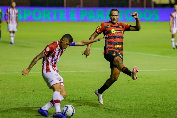 Foto: (Rafael Vieira/AGIF) - Camutanga é uma baixa certa no Náutico para enfrentar o Sergipe