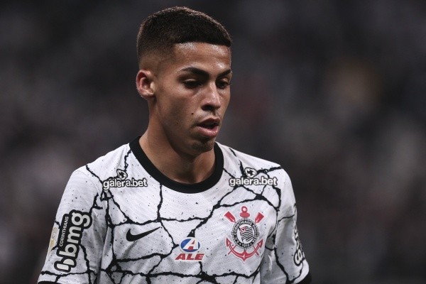 Ettore Chiereguini/AGIF/ Gabriel Pereira em campo pelo Corinthians. 