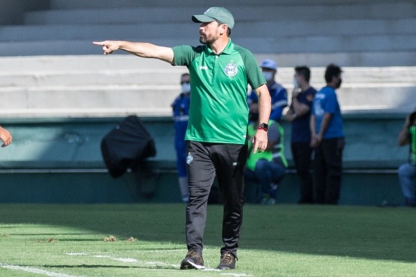 Foto: (Robson Mafra/AGIF) - Gustavo Morínigo saiu em defesa de seu goleiro no Coritiba