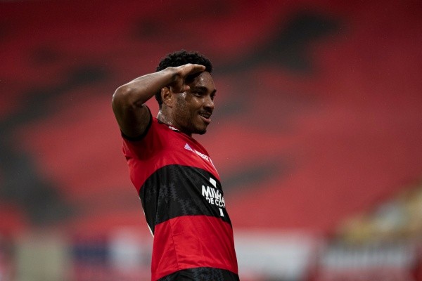Vitinho tem contrato com o Flamengo até o fim da temporada (Foto: Jorge Rodrigues/AGIF)