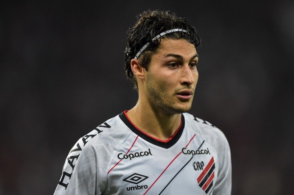 Marcinho pode ser o novo ala do Fortaleza - Foto: Site do Athletico