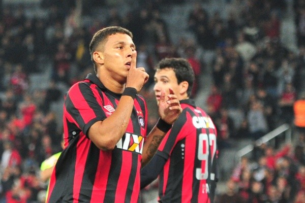 Crysan foi revelado pelo Athletico - Foto: Jason SIlva/AGIF