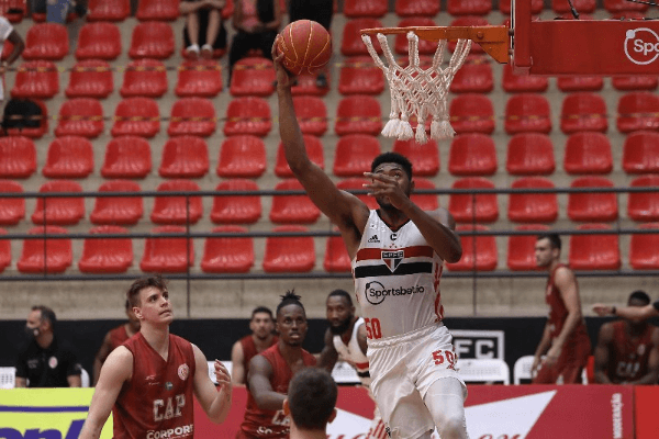 Foto Divulgação Twitter Oficia São Paulo (Rubens Chiri) - Tricolor vence e faz história