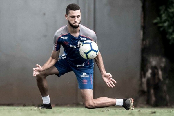 Foto: Ivan Storti/Santos FC – Zagueiro Wagner Leonardo foi monitorado pelo Vasco, mas deve seguir para o Cruzeiro