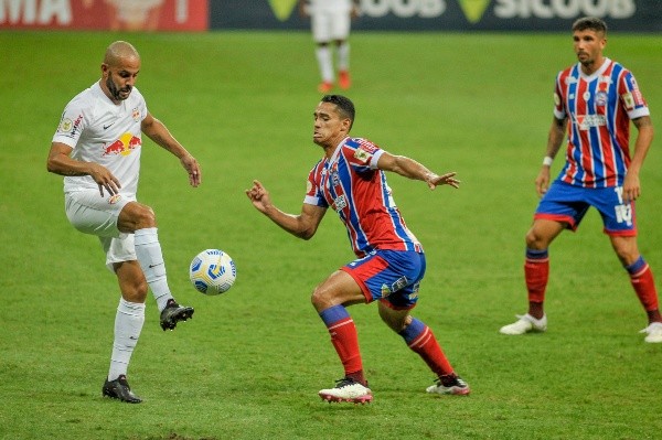 Foto: Jhony Pinho/AGIF – Lucas Araújo defende o Bahia desde 2021 e não se firmou no time titular da equipe