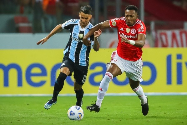 Pedro H. Tesch/AGIF/ Gre-Nal disputado na temporada passada. Pedro H. Tesch/AGIF/ Gre-Nal disputado na temporada passada.