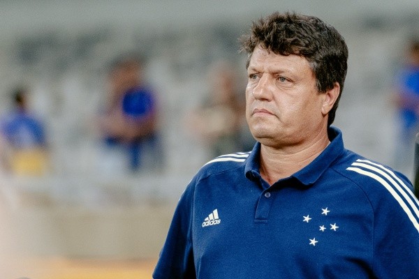 Foto: (Alessandra Torres/AGIF) - O último trabalho de Adilson Batista foi no Cruzeiro, onde foi demitido em março de 2020 Foto: (Alessandra Torres/AGIF) - O último trabalho de Adilson Batista foi no Cruzeiro, onde foi demitido em março de 2020