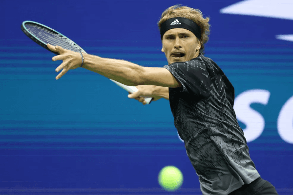 Foto: Elsa/Getty Images - Alexander Zverev está na mitra da ATP