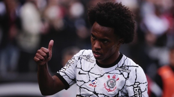 Willian tem sido um dos destaques do Corinthians na temporada (Foto: Ettore Chiereguini/AGIF)