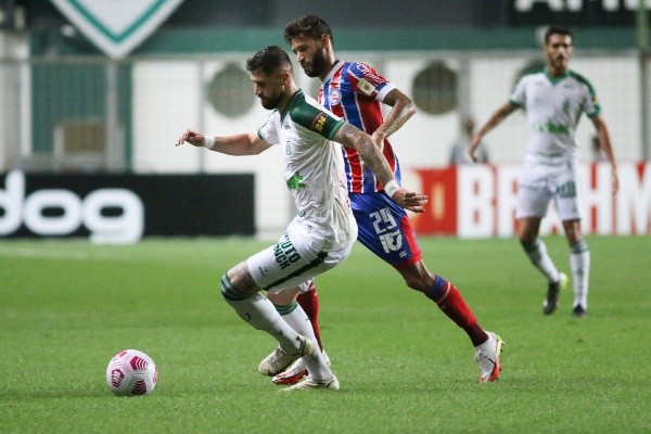 Foto: Fernando Moreno/AGIF – Destaque do Mirassol em 2022, Fabrício Daniel defendeu as cores do América-MG na última Série A