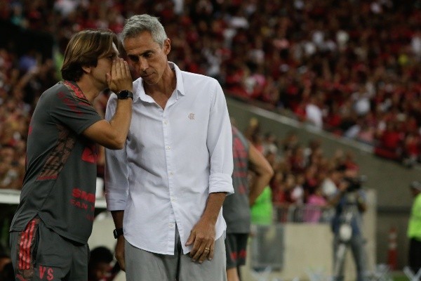 (Foto: Marcelo Cortes, Gilvan Souza &amp; Paula Reis / Flamengo) Paulo Sousa fala sobre situação de Isla
