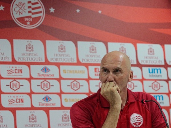 Foto: (Caio Falcão/AGIF) - Dal Pozzo já treinou o Náutico, rival do Leão