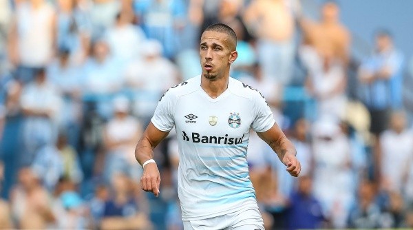 Nicolas está emprestado ao Grêmio (Foto: Pedro H. Tesch/AGIF)