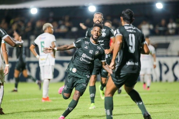 Foto: (Fernando Torres/AGIF) - A última vitória do Remo na temporada aconteceu no dia 10 de fevereiro, quando bateu o Tapajós por 2 a 1, no Baenão
