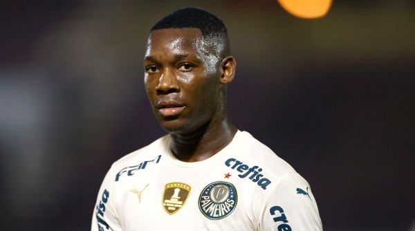 Patrick de Paula aceitou a proposta do Botafogo (Foto: Thiago Calil/AGIF)