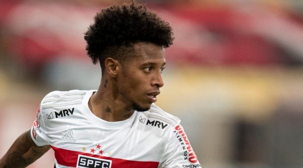 Tchê Tchê está negociando com o Santos (Foto: Jorge Rodrigues/AGIF)