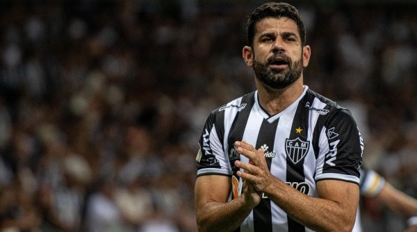 Diego Costa foi oferecido ao Botafogo (Foto: Alessandra Torres/AGIF)