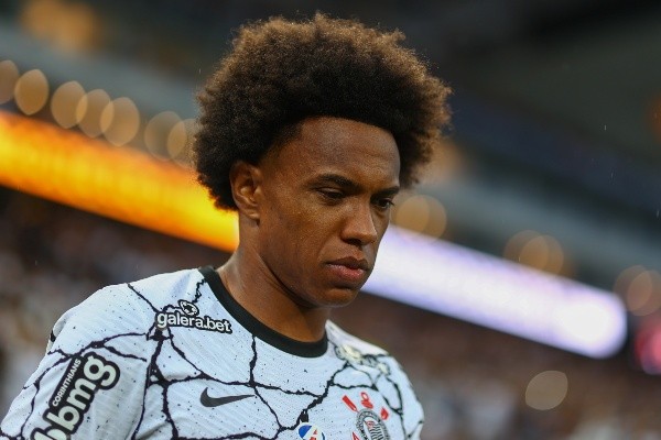 Foto: (Marcello Zambrana/AGIF) - Willian também está cotado para iniciar o próximo jogo do Corinthians no banco de reservas