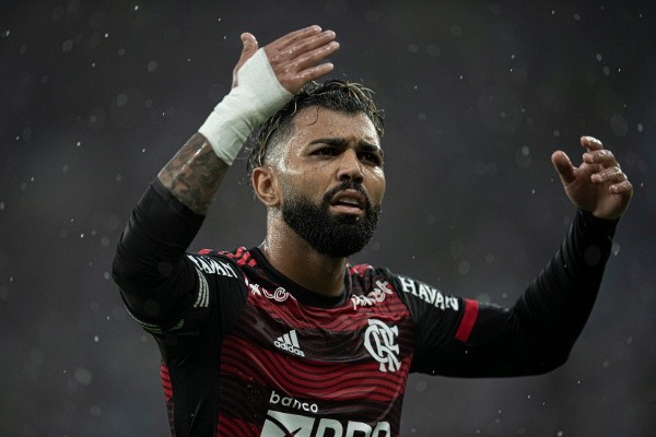 Jorge Rodrigues/AGIF-Gabigol em ação no duelo contra o Vasco na tarde deste domingo (20)