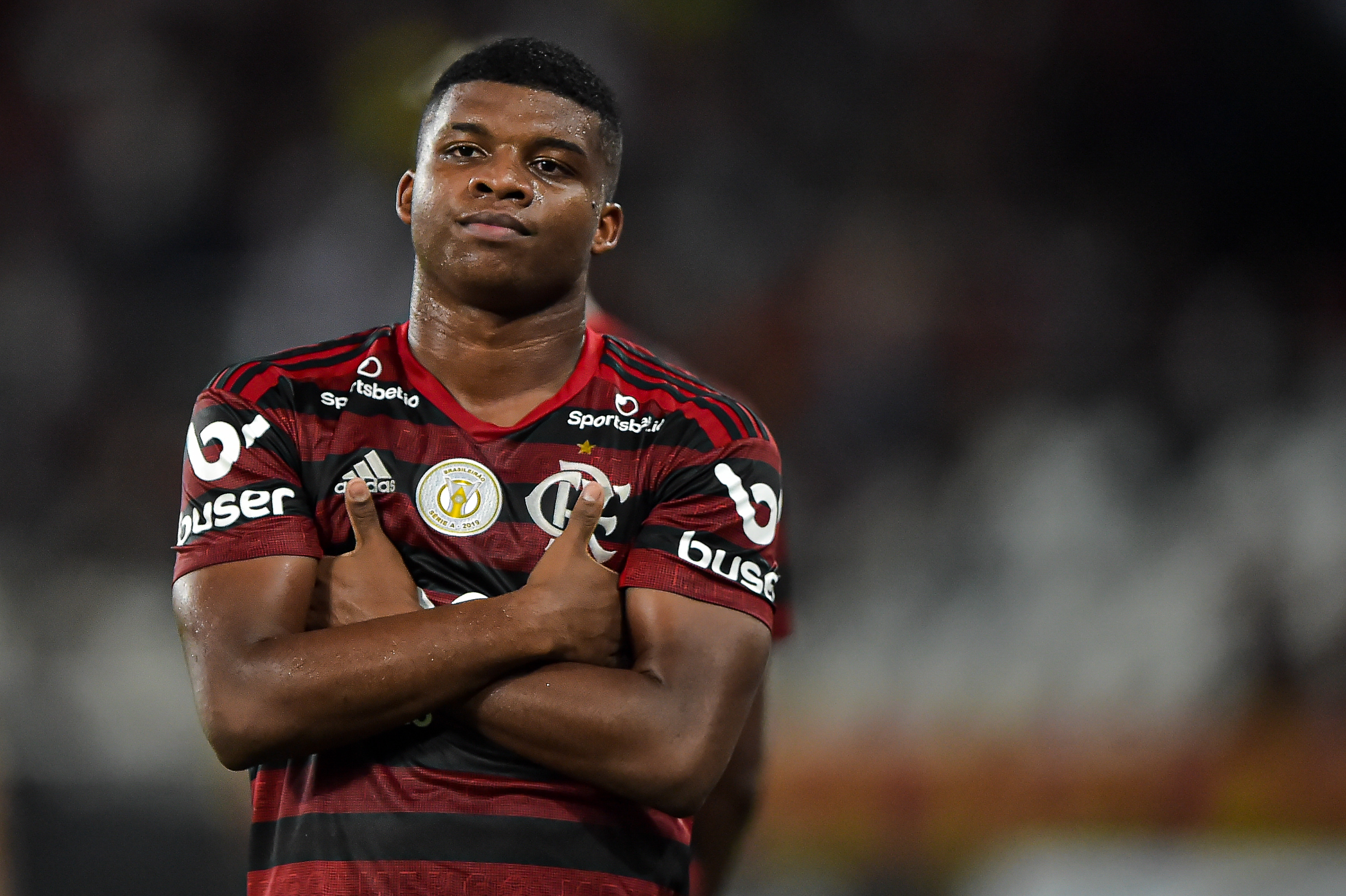 Lincoln em ação com a camisa do Flamengo (Foto: Thiago Ribeiro/AGIF)