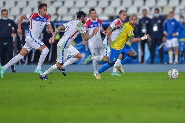 Foto: Thiago Ribeiro/AGIF | Brasil e Chile se enfrentam nesta quinta (24), no Maracanã