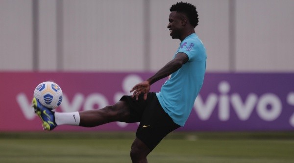 Vini Jr se tornou titular na ''função'' de Hazard (Foto: Ettore Chiereguini/AGIF)