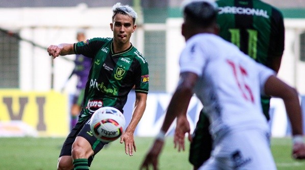 Zé Ricardo também está pressionado no comando do Vasco (Foto: Fernando Moreno/AGIF)