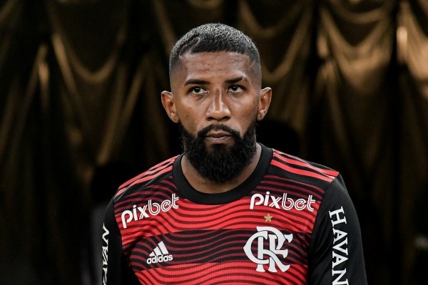 Rodinei tem aprovação de Paulo Sousa e ganhou minutos no Flamengo ( Foto: Thiago Ribeiro/AGIF)