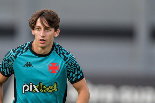 Foto: Thiago Ribeiro/AGIF – Galarza perdeu espaço no Vasco e deve chegar ao Vasco por empréstimo