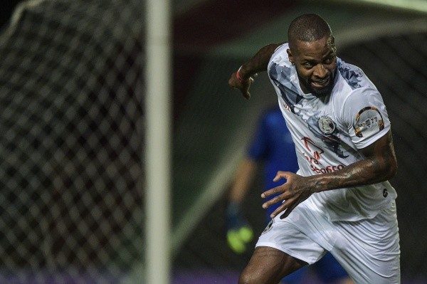 Foto: (Thiago Ribeiro/AGIF) - Dedé deve ser anunciado pelo Athletico nos próximos dias