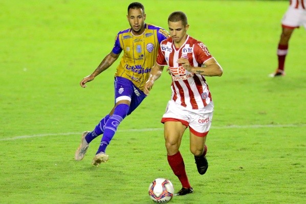 Foto: Marcel Lisboa/AGIF – Djavan foi um dos desfalques do Timbu para o duelo em Fortaleza