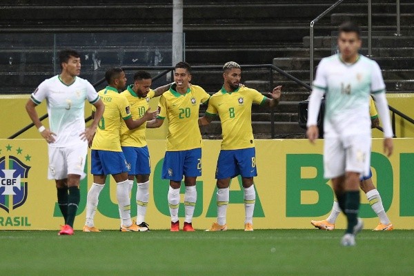  Buda Mendes/Getty Images/ Seleção Brasileira comemorando gol. 