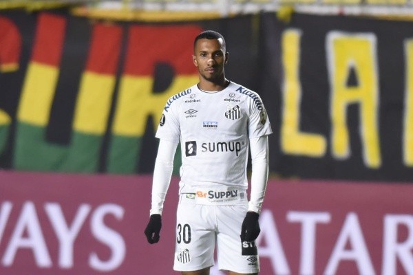 Lucas Braga na mira do Internacional - Foto Ivan Storti/Santos