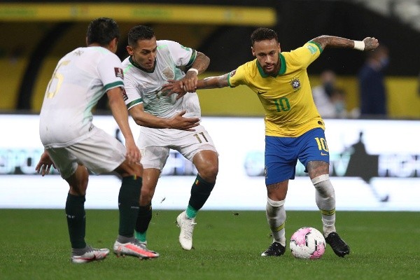 Buda Mendes/Getty Images/ Neymar em campo no duelo contra a Bolívia em São Paulo. 