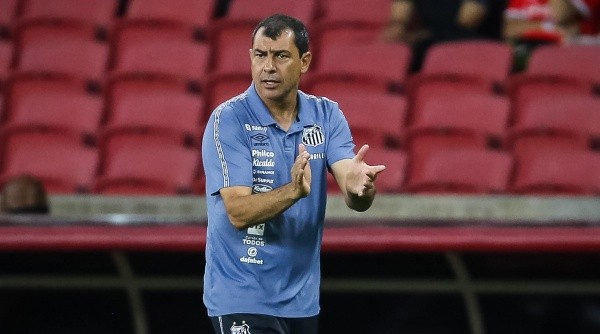 Fabio Carille entrou na mira do Athletico (Foto: Pedro H. Tesch/AGIF)