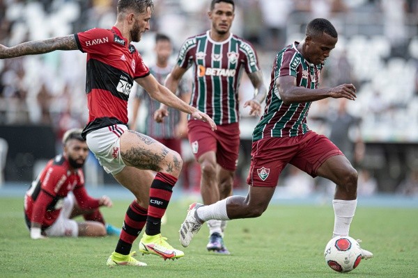 Jorge Rodrigues/AGIF/ Flamengo e Fluminense em campo pelo estadual.