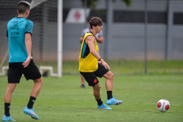 Foto: Thiago Ribeiro/AGIF | Galarza deve ir para o Coritiba em 2022