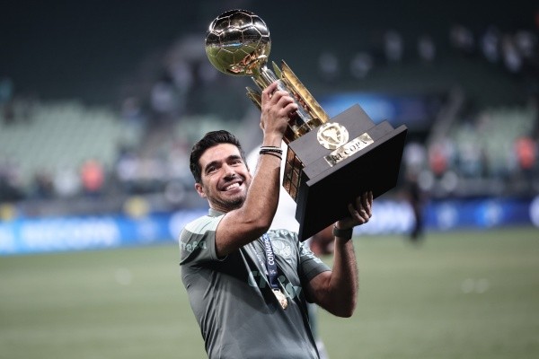 Foto: Ettore Chiereguini/AGIF | Abel coleciona títulos com o Palmeiras