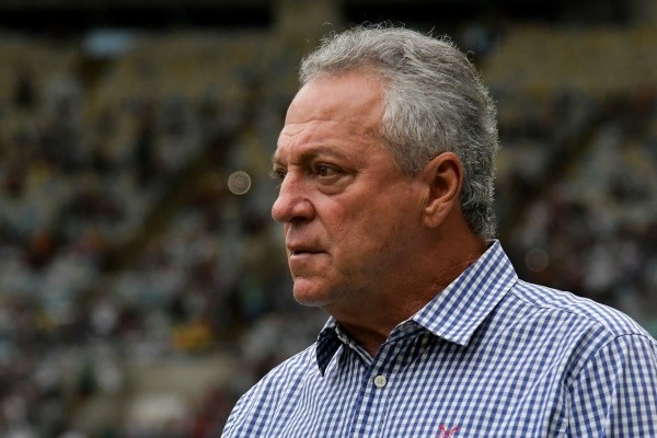 Milton Neves colocou Abel Braga como melhor que Paulo Sousa (Foto: Thiago Ribeiro/AGIF)
