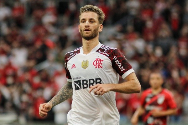 Foto: Joao Vitor Rezende Borba/AGIF – Léo Pereira foi defendido pelo treinador Paulo Sousa