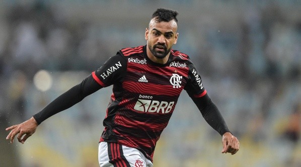 Fabrício Bruno tem sido elogiado no Flamengo (Foto: Thiago Ribeiro/AGIF)