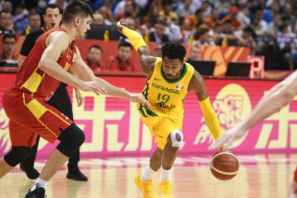 VCG/VCG via Getty Images/ Brasil em quadra na FIBA World Cup 2019.