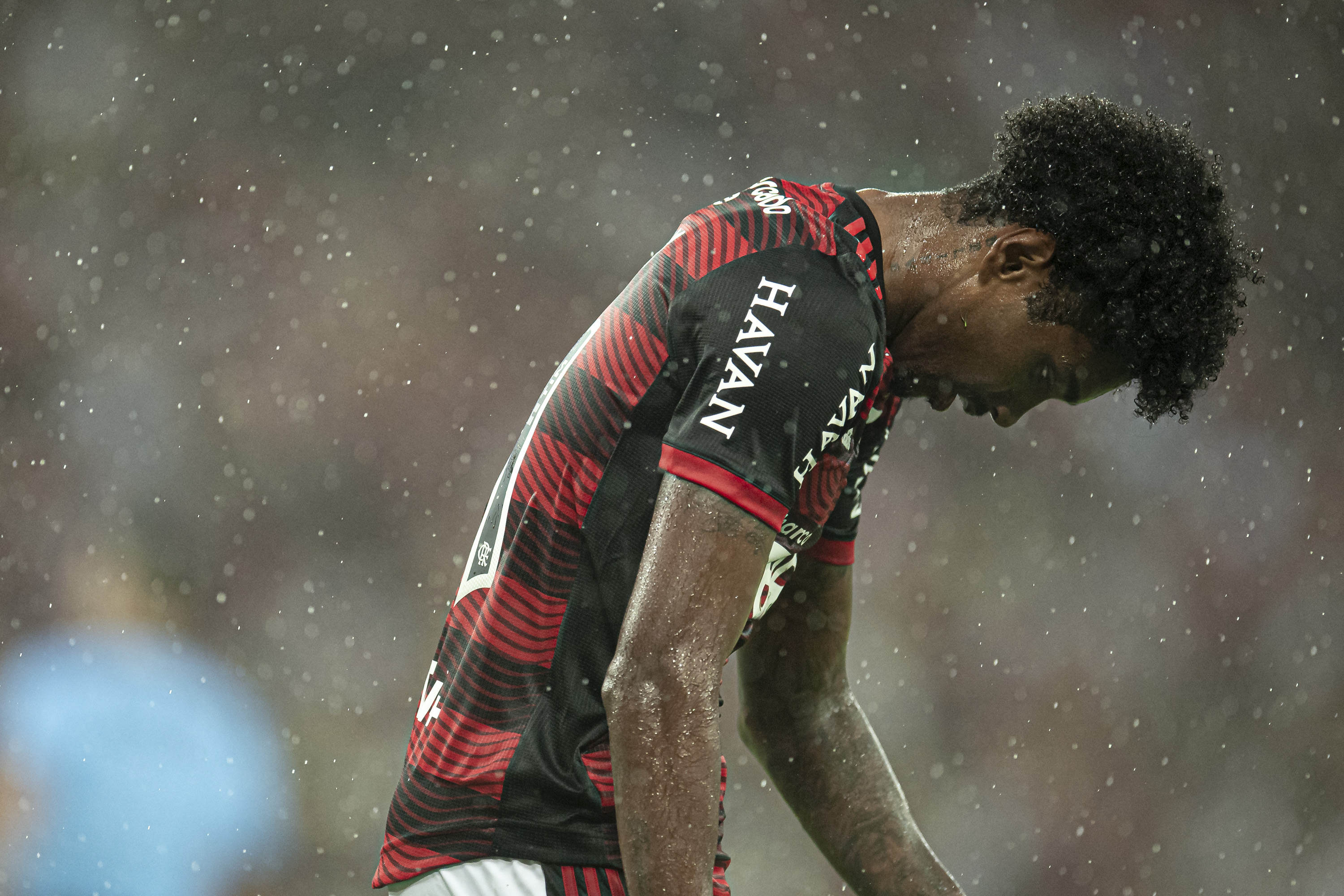 Vitinho tem sondagens e pode deixar o Flamengo neste ano (Foto: Jorge Rodrigues/AGIF)